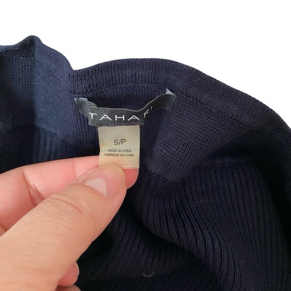 Tahari Navy Ribbed Square Neck Elbow Sleeve Sweater Button Detail Size Small - Picture 10 of 11